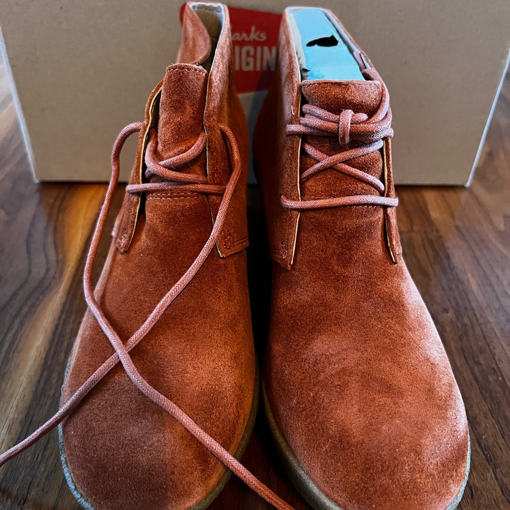 CLEARANCE Women’s Clark’s Aggie Terra Suede Boot🧡 - Picture 3 of 16